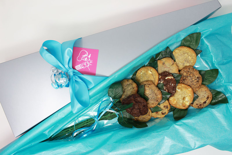 Felix & Norton Markham: Turquoise Cookie Bouquet